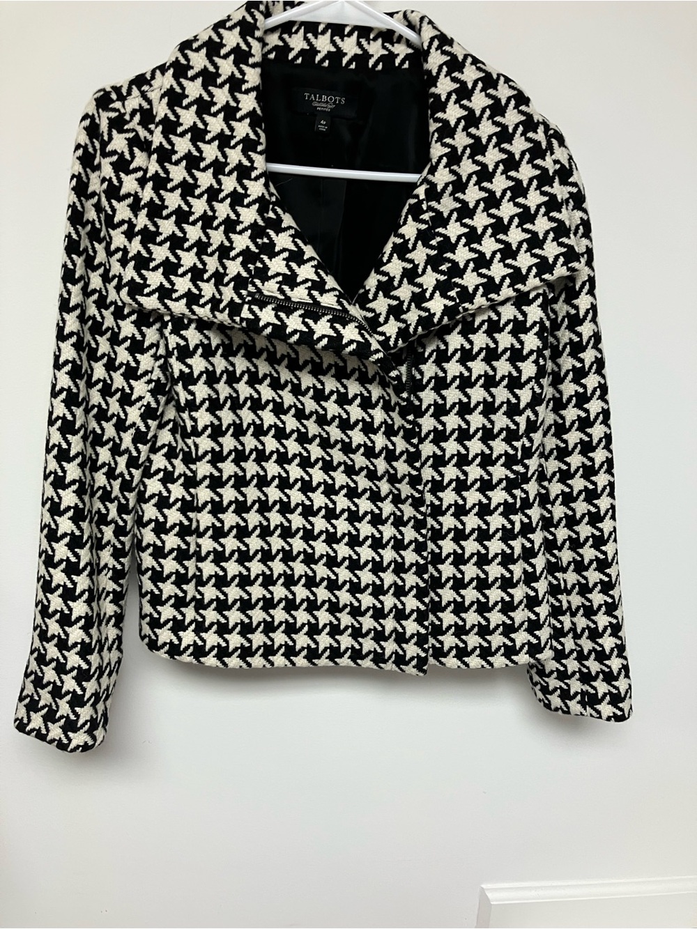 Talbots Black and Cream Houndstooth Cropped Blazer